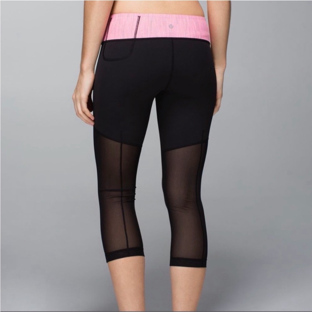 lululemon Black Capri Leggings with Pink Waistband size 4